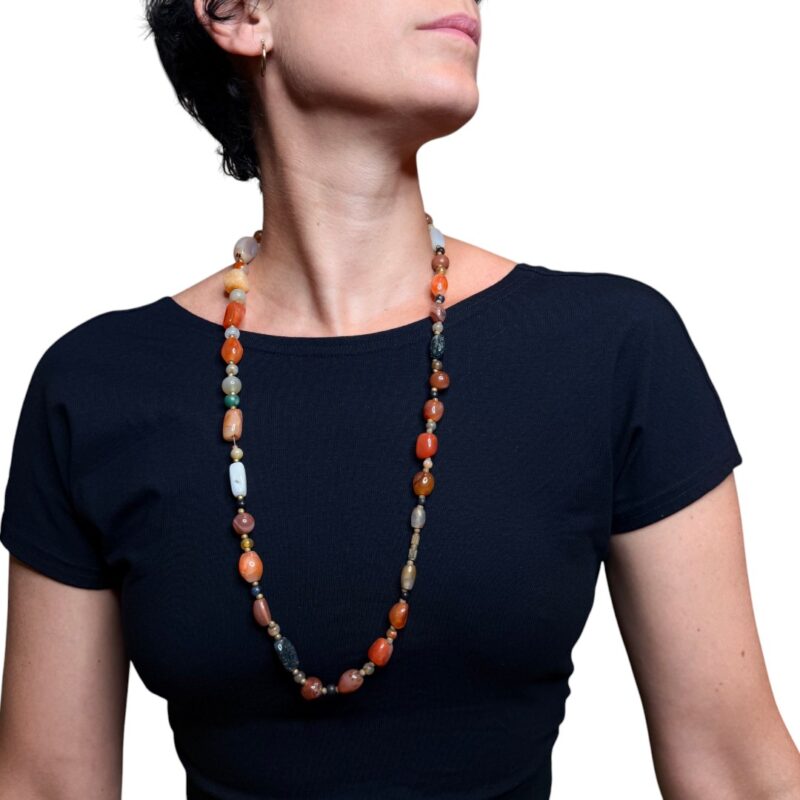 Collana vintage con pietre multicolor