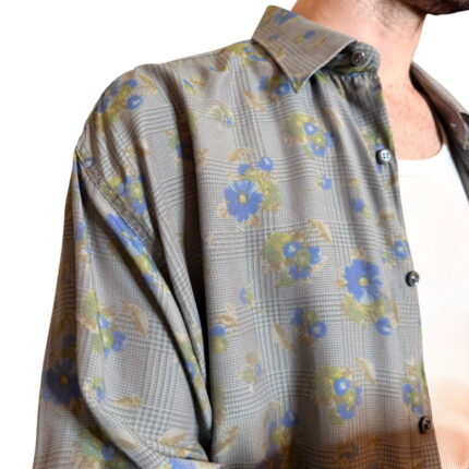Camicia vintage grigia a fiori