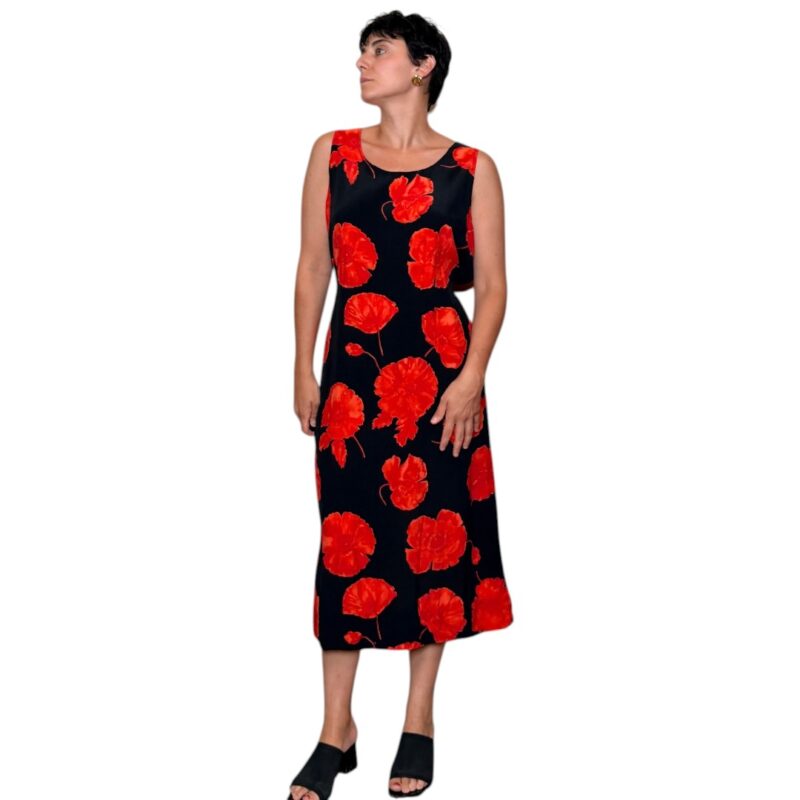 Abito vintage nero con fiori rossi