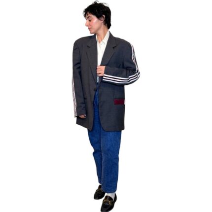Vintage Groove Upcycling - Blazer grigio scuro - inserti Adidas bordeaux